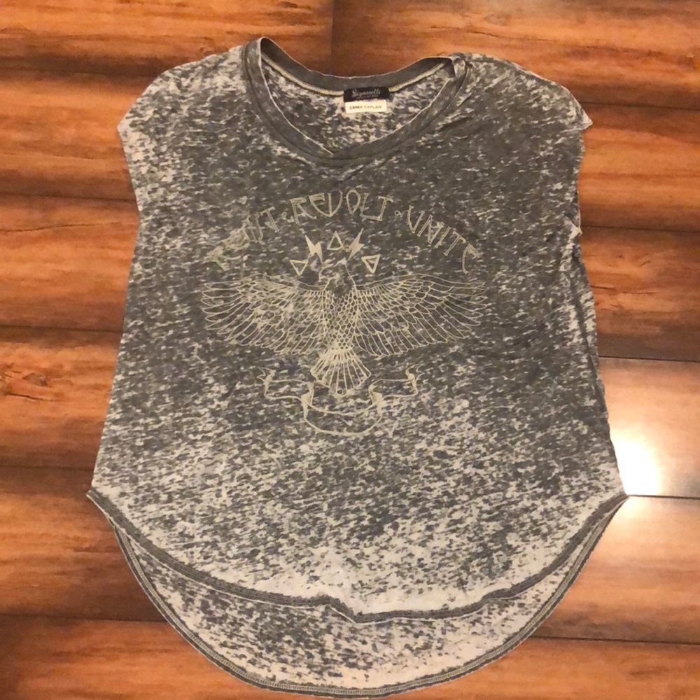 Grey t-shirt